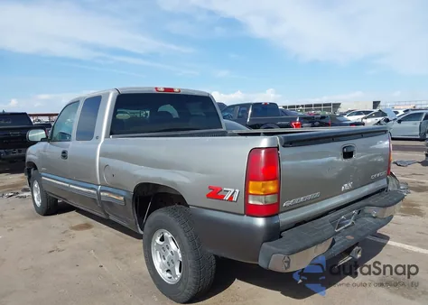 2000 Chevrolet Silverado 1500 Ls z USA, uszkodzony, nr VIN 1GCEK19T6YE291119